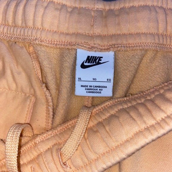 Nike Sweatpants (peach) - Picture 3 of 3
